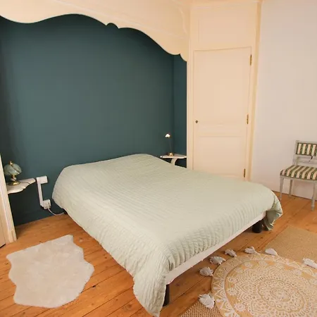 Jolie Avec Salle De Bains Privative Dans Maison Bourgeoise