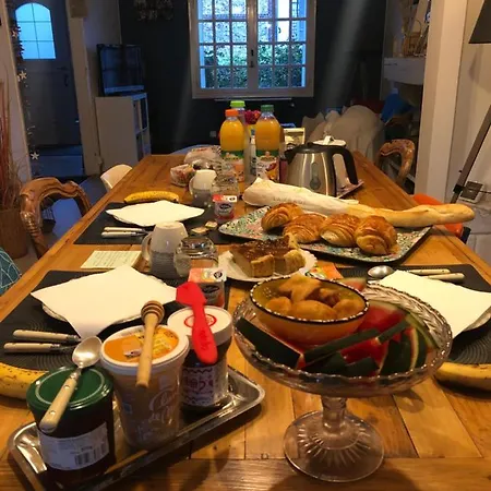 Homestay Jolie Chambre Avec Salle De Bains Privative Dans Maison Bourgeoise